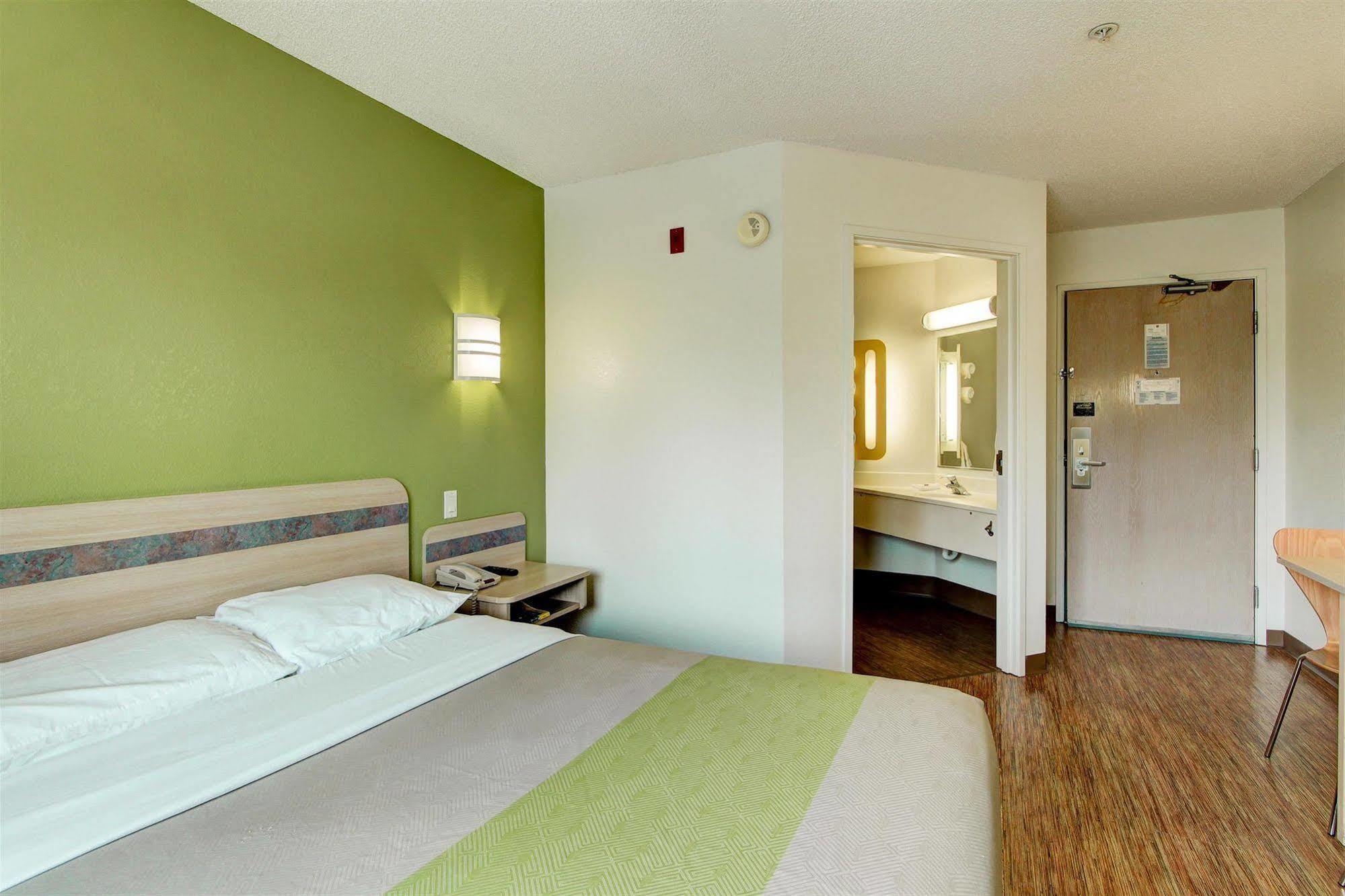 Park Inn By Radisson, אורורה מראה חיצוני תמונה